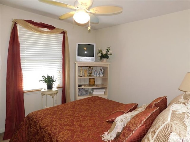 403 Shannon Dr, South Union Twp, PA 15401 - bedroom with ceiling fan