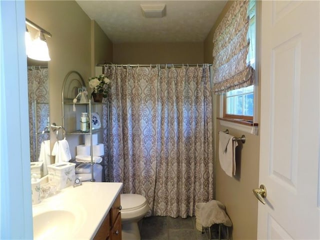 403 Shannon Dr, South Union Twp, PA 15401 - full bath featuring vanity, toilet, a shower with curtain, and tile patterned floors