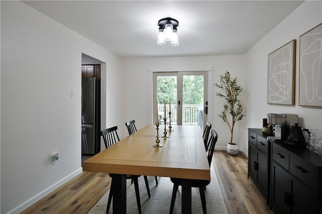 44 Eichelberger Dr, Robinson Twp Nwa, PA 15108 - dining area with light wood-style flooring and baseboards