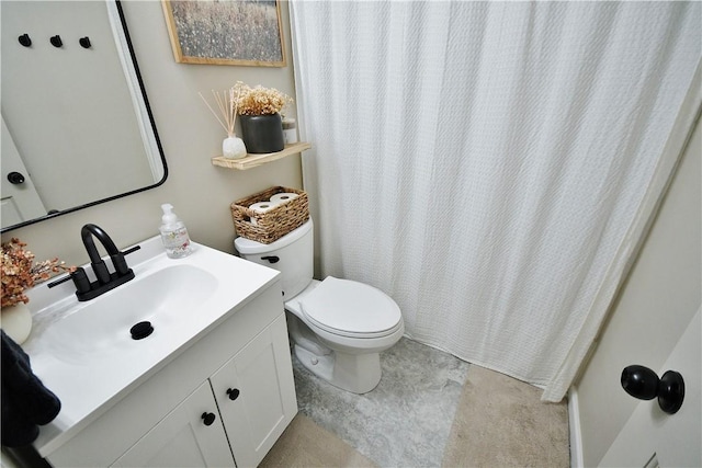 44 Eichelberger Dr, Robinson Twp Nwa, PA 15108 - full bathroom with vanity, toilet, and a shower with shower curtain