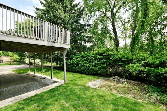 44 Eichelberger Dr, Robinson Twp Nwa, PA 15108 - view of grassy yard with a wooden deck
