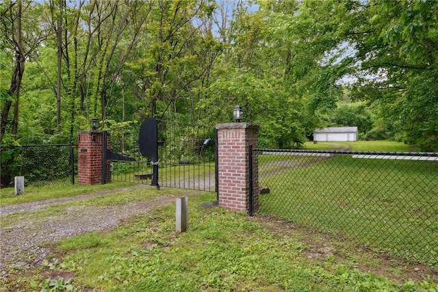 1001 Grand Ave, Hopewell Twp Bea, PA 15001 - view of gate