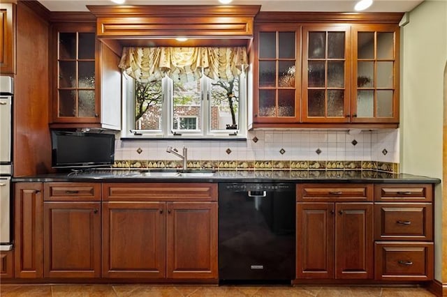 6820 Edgerton, Point Breeze, PA 15208 - bar area featuring dishwasher, a sink, and tasteful backsplash