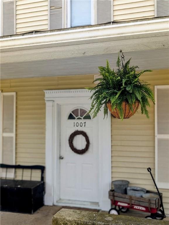 1003-1007 Youngstown Ridge Rd, Unity Twp, PA 15696 - view of doorway to property