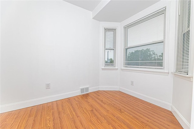 1044 Flemington St, Greenfield, PA 15217 - unfurnished room featuring light wood finished floors and baseboards