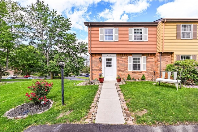 101 Canyon Ct, Unity Twp, PA 15650 - colonial home featuring a front lawn