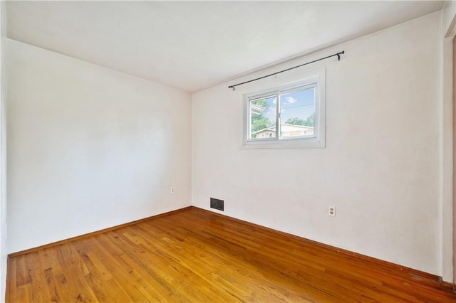 34 Eichelberger Dr, Robinson Twp Nwa, PA 15108 - spare room featuring light wood-type flooring and baseboards
