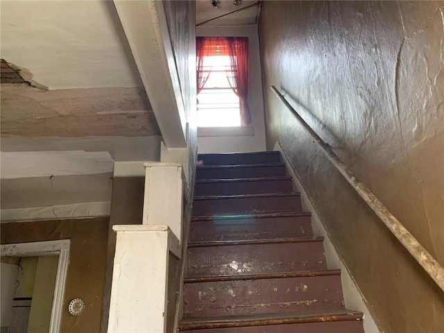 1647 Iselin Rd, Conemaugh/Young Twps Ind, PA 15681 - view of staircase