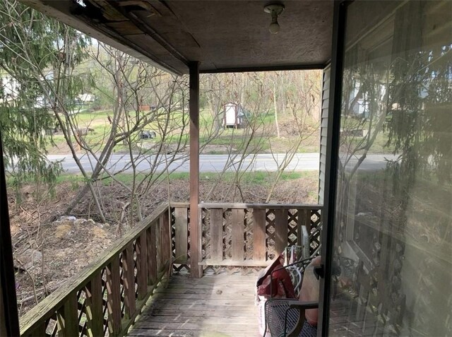 1649 Iselin Rd, Conemaugh/Young Twps Ind, PA 15681 - view of porch