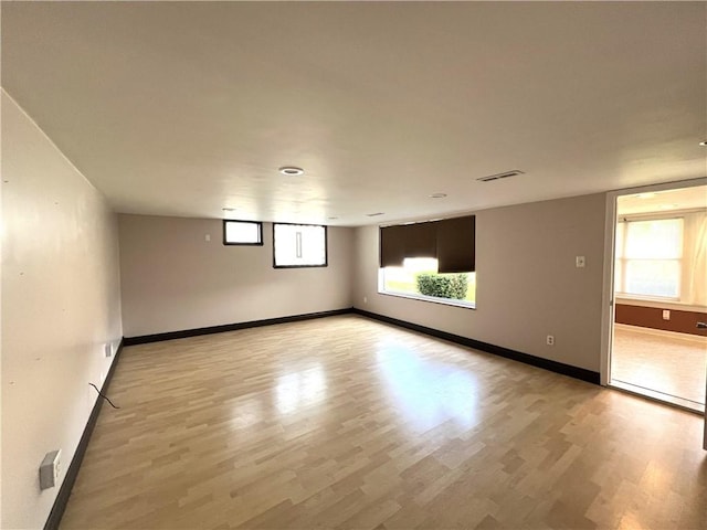 122 E Elizabeth St, New Castle/2Nd, PA 16105 - spare room featuring light wood-style floors and baseboards