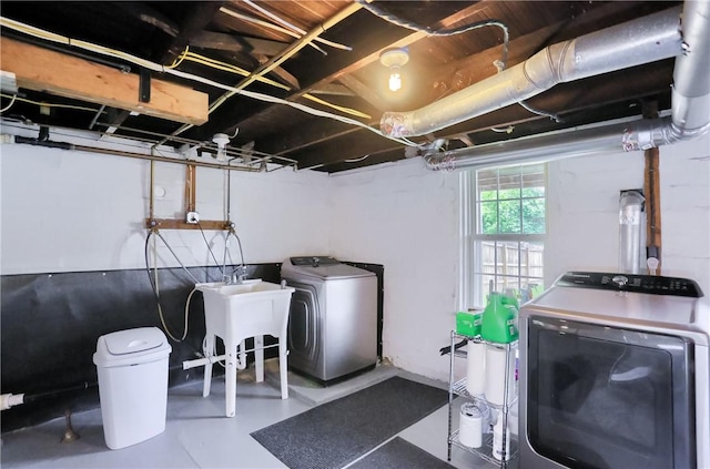 27 Laurel Ave, City Of Washington, PA 15301 - laundry area featuring washer and dryer and a sink