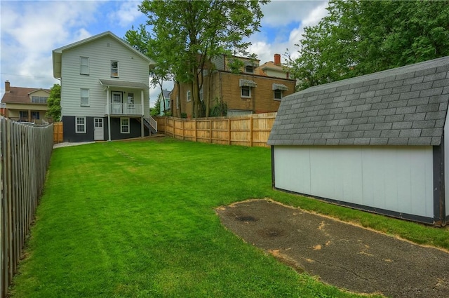 27 Laurel Ave, City Of Washington, PA 15301 - view of yard with stairs