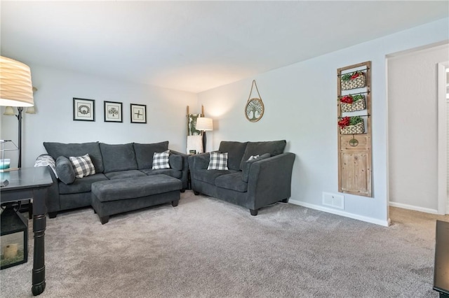 418 Lawnwood Ave, Brentwood, PA 15227 - carpeted living room with baseboards
