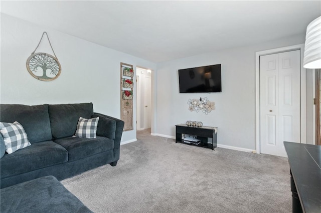 418 Lawnwood Ave, Brentwood, PA 15227 - living room featuring carpet floors and baseboards