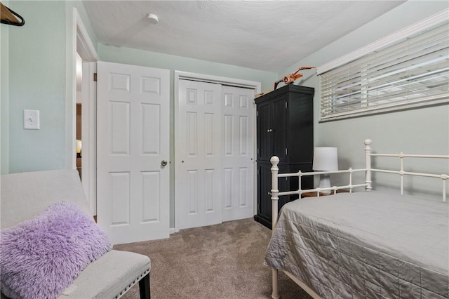 418 Lawnwood Ave, Brentwood, PA 15227 - bedroom featuring carpet floors and a closet