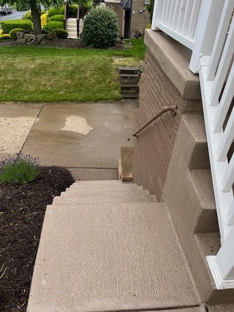 102 Rose Ave, Ross Twp, PA 15229 - view of stairs