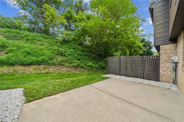 2708 Bingham Dr, Upper St Clair, PA 15241 - view of patio / terrace
