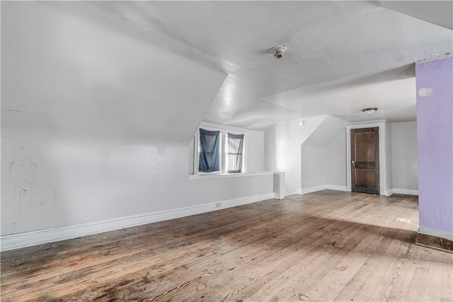 122 Margaret St, Mount Oliver, PA 15210 - bonus room with wood-type flooring, vaulted ceiling, and baseboards