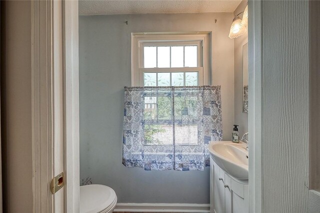 112 Rossmor Ct, Ross Twp, PA 15229 - half bathroom with vanity and toilet
