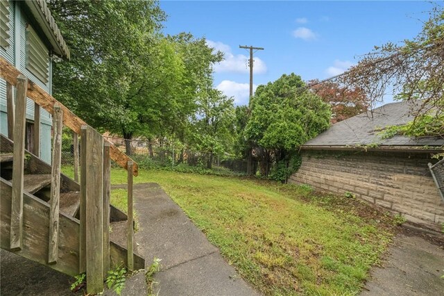 1124 Ridgeland Dr, Marshall Shadeland, PA 15212 - view of yard