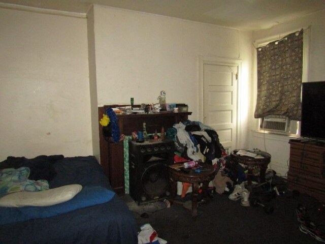 3024 Wadlow St, Brighton Heights, PA 15212 - living area with cooling unit