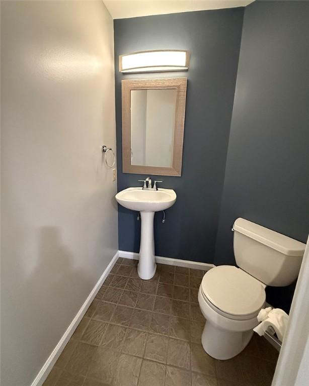 124 Hillvue Dr, Seven Fields Boro, PA 16046 - bathroom featuring toilet and tile patterned floors