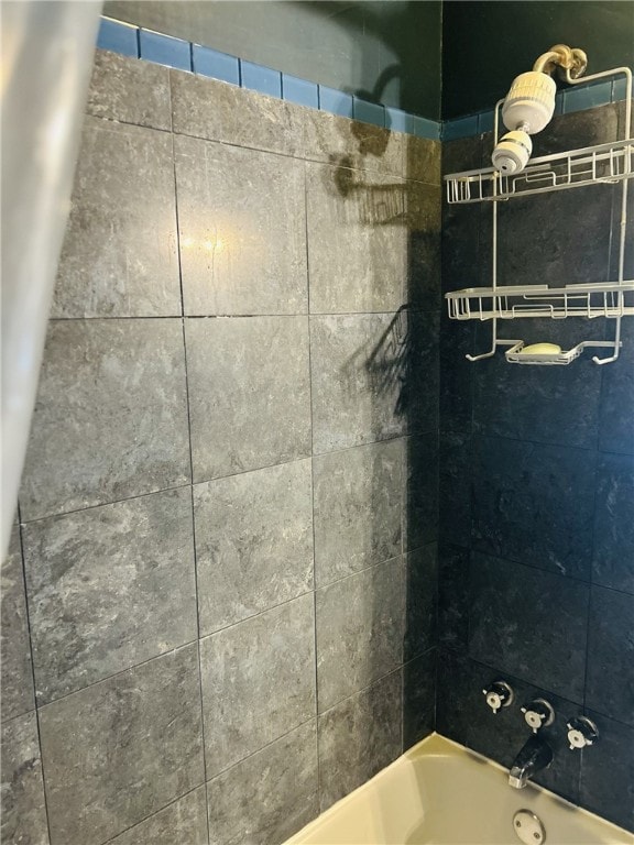 4236 Haldane St, Greenfield, PA 15207 - full bathroom featuring shower / washtub combination
