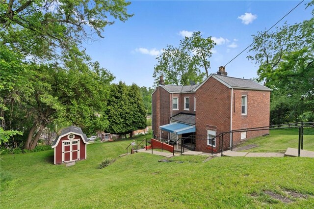 555 Hazelwood Ave, Greenfield, PA 15207 - photo 1