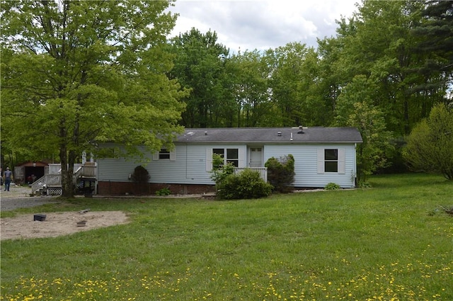 122 Arrowhead Rd, Allegheny Twp But, PA 16373 - view of front of house with a front yard
