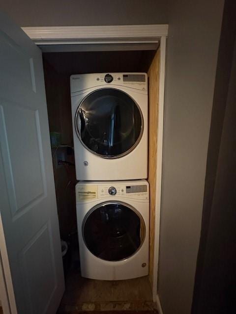 531 5th Ave, Freedom, PA 15042 - laundry room with stacked washer and clothes dryer