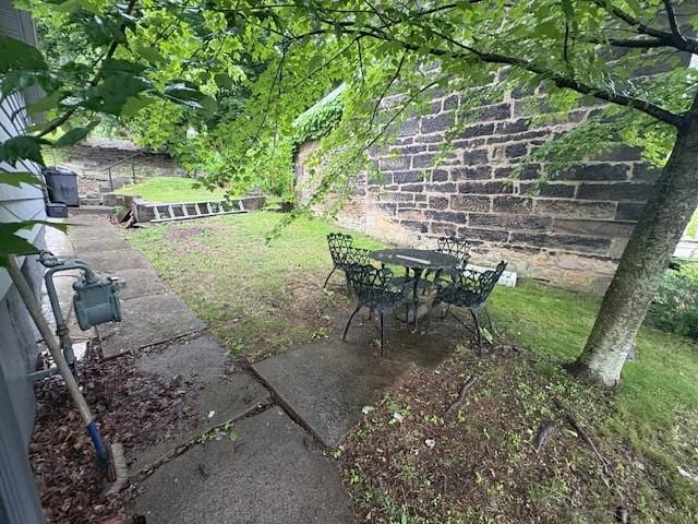 531 5th Ave, Freedom, PA 15042 - view of yard featuring a patio