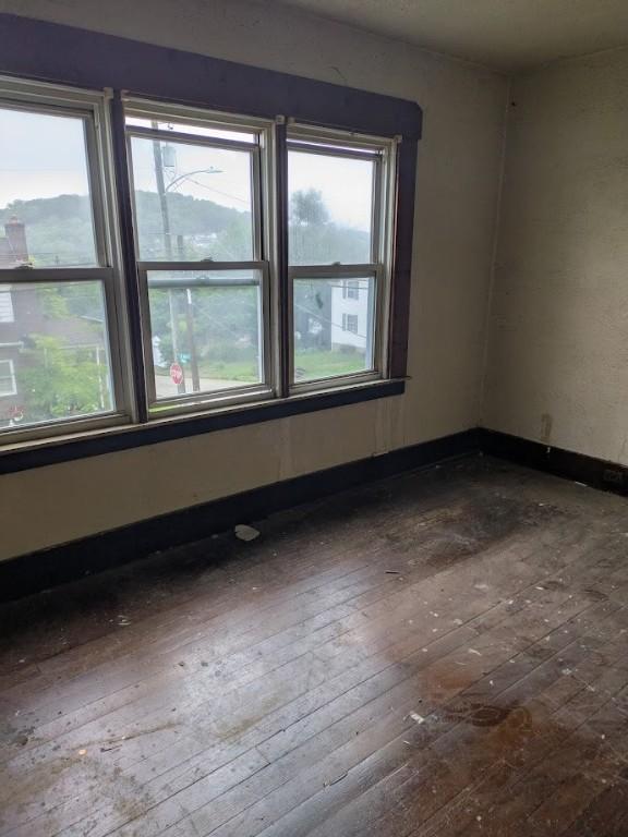424 N 2nd St, Jeannette, PA 15644 - empty room featuring dark wood-style floors
