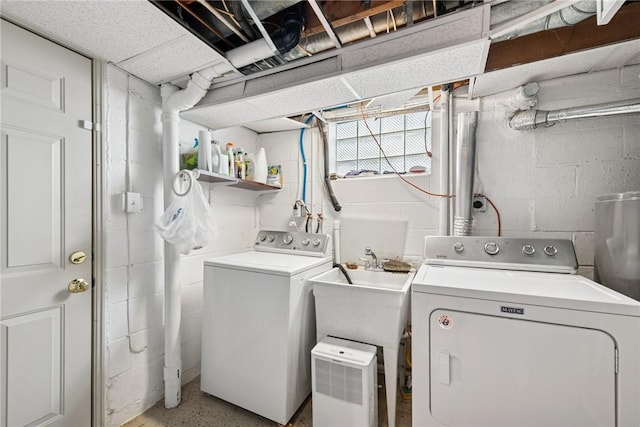 724 Pine Valley Dr, Plum Boro, PA 15239 - laundry area with washing machine and clothes dryer