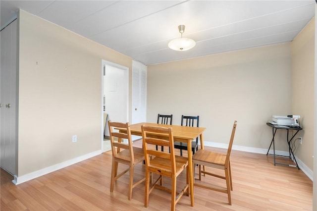 5 Bayard Rd Unit 808, Shadyside, PA 15213 - dining area featuring light wood-style floors and baseboards