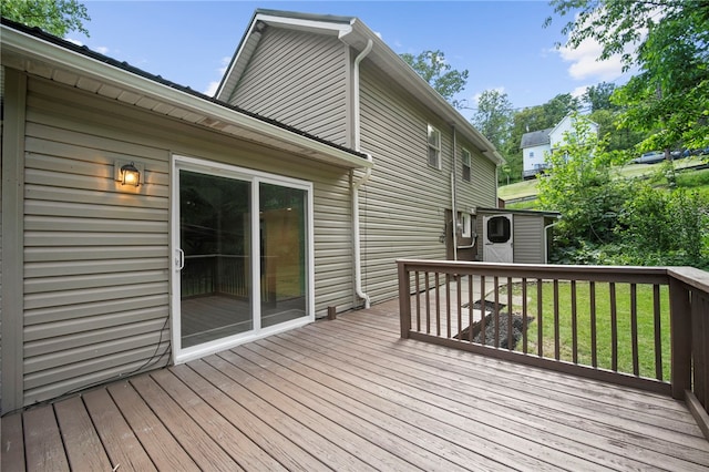 470 Burrell Hill Cir, Penn Twp Wml, PA 15675 - deck with a lawn