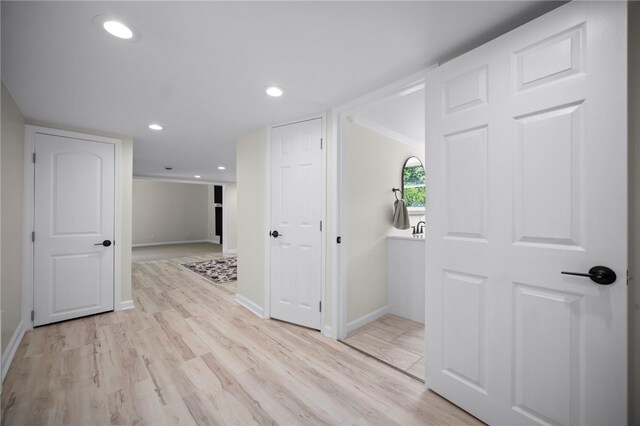 470 Burrell Hill Cir, Penn Twp Wml, PA 15675 - hall with light wood-type flooring, baseboards, recessed lighting, and crown molding