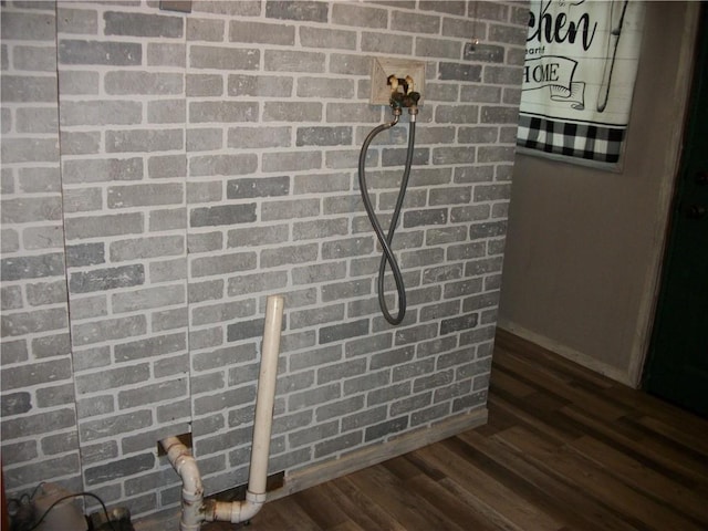 13 Biddle Acres, Carmichaels/Cumblnd, PA 15320 - detailed view of baseboards and wood finished floors