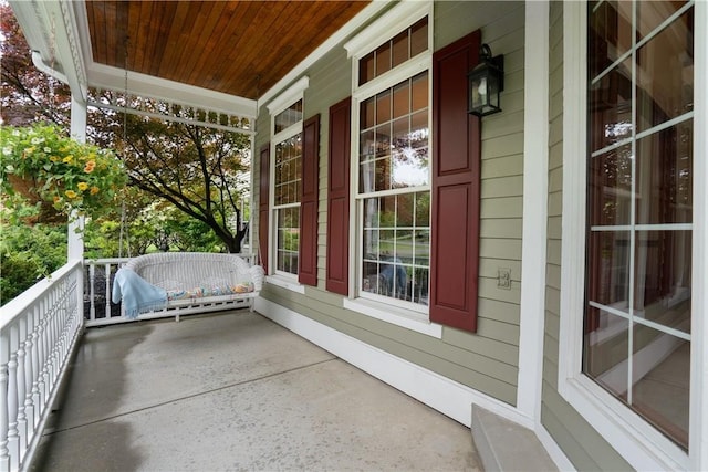 5010 W Grove Ln, Pine Twp Nal, PA 15044 - view of covered porch