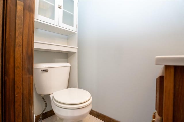 10 N St, Smith, PA 15004 - half bath with toilet and baseboards