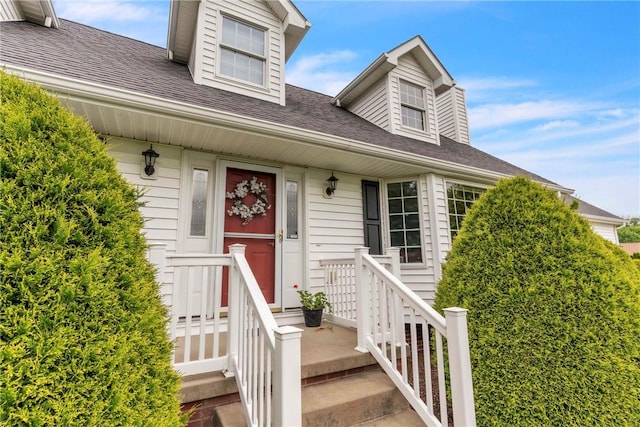 113 Sunburst Ct, Center Twp But, PA 16001 - entrance to property featuring a shingled roof