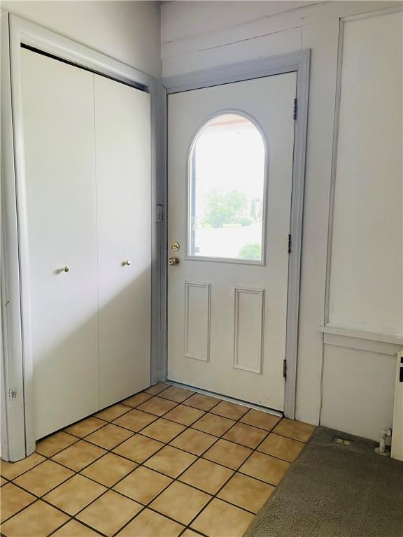 192 W Lincoln St, Waynsbrg/Frankln Twp, PA 15370 - view of doorway