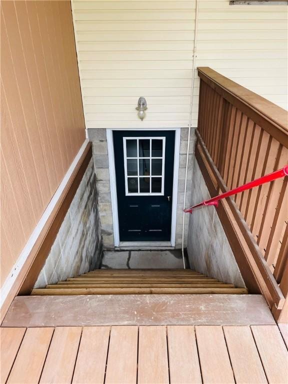 192 W Lincoln St, Waynsbrg/Frankln Twp, PA 15370 - view of exterior entry