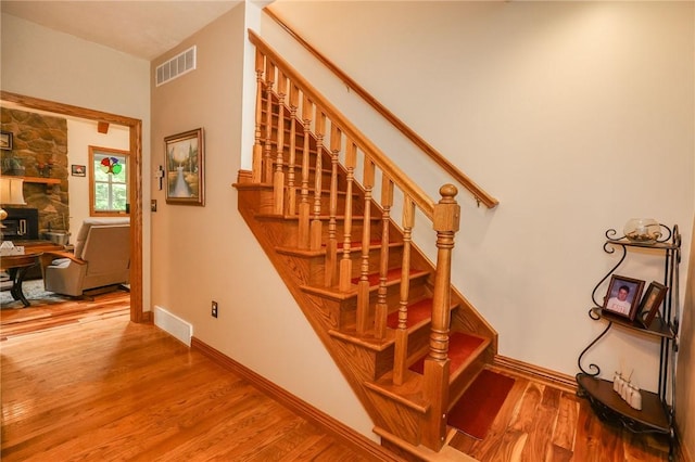 1147 Annisville Rd, Washington Twp But, PA 16050 - staircase featuring wood finished floors and baseboards