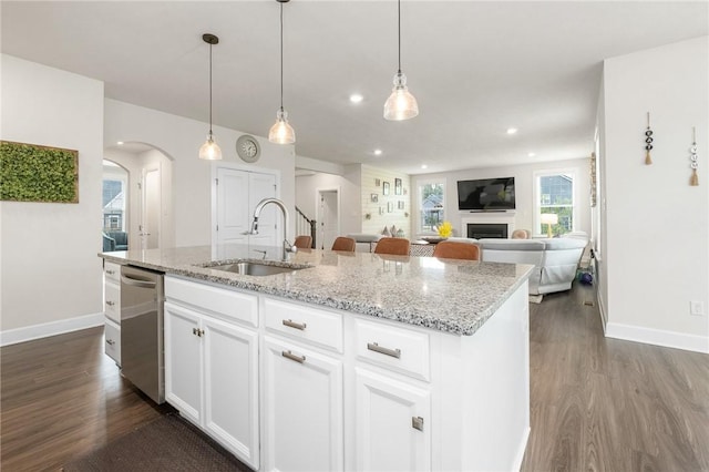 712 Mulkerrin Ct, Pine Twp Nal, PA 16046 - kitchen with a sink, dishwasher, dark wood-type flooring, baseboards, and recessed lighting