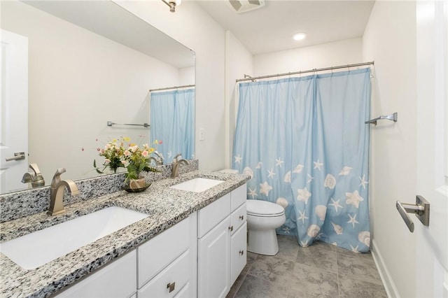 712 Mulkerrin Ct, Pine Twp Nal, PA 16046 - full bath featuring toilet, double vanity, and curtained shower