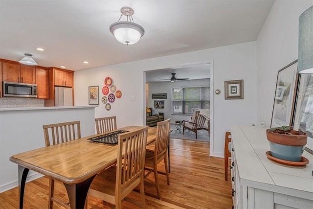 501 Parkview Dr, Mt Lebanon, PA 15243 - dining space with light wood-style flooring, ceiling fan, recessed lighting, and baseboards