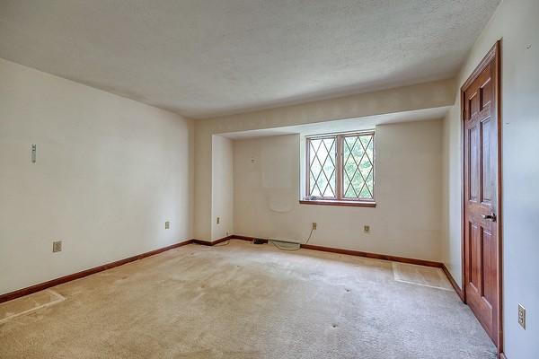 401 Chelsea Dr, Jefferson Hills, PA 15025 - unfurnished bedroom with light carpet and baseboards