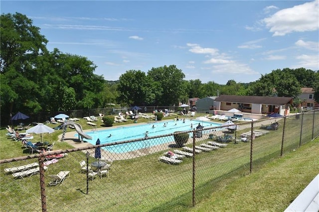 402 Hunting Creek Rd, Canonsburg, PA 15317 - community pool with a patio and view of wooded area