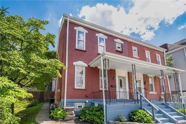 311 Kearsarge St, Mt Washington, PA 15211 - photo 1