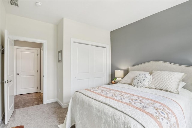 219 Brookside Dr, Cranberry Twp, PA 16066 - bedroom featuring carpet floors, a closet, and baseboards